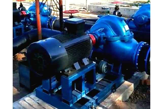 石家庄昊阳蒸汽清洗服务有限公司3台500mm口径双吸泵沈阳康平卧龙湖正在安装